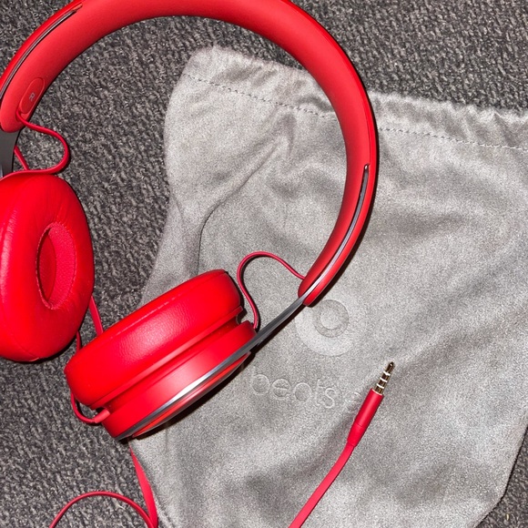 Headphones - Picture 2 of 3